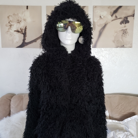 H&M Fur Fuzzy jacket - Picture 1 of 8